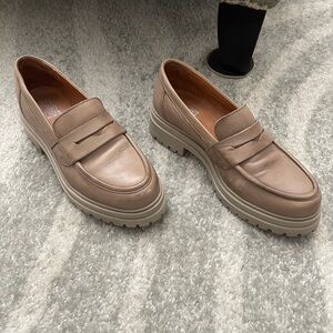 if you wear like an 8 they will be too small for you